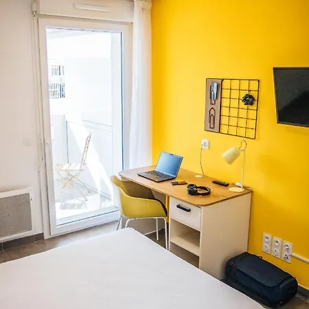 Twenty Business Flats Angely Aparthotel